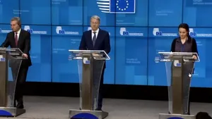 Preşedinţia la Consiliul UE, axată pe patru piloni: Convergenţă, siguranţă, consolidare şi valori/ Ministrul delegat pentru Afaceri Europene, George Ciamba, în conferinţă la Bruxelles | VIDEO