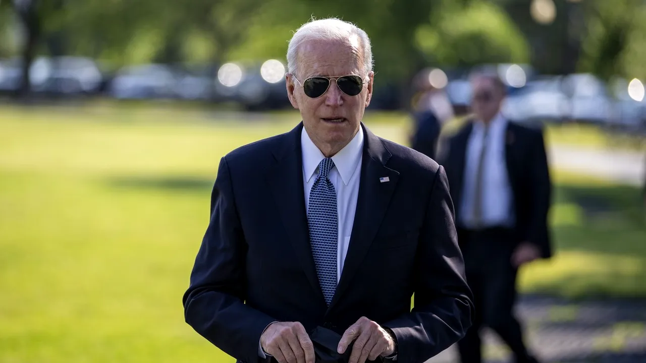 Biden cere serviciilor secrete să investigheze originile COVID-19 şi presează China să coopereze