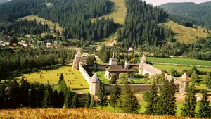 Destinaţia Bucovina, promovată atipic la Mamaia: Vacanţe cadou, flash-mob-uri sau mingi de plajă