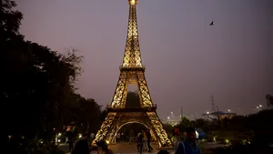 Turnul Eiffel, închis din cauza grevei împotriva reformei sistemului de pensii 