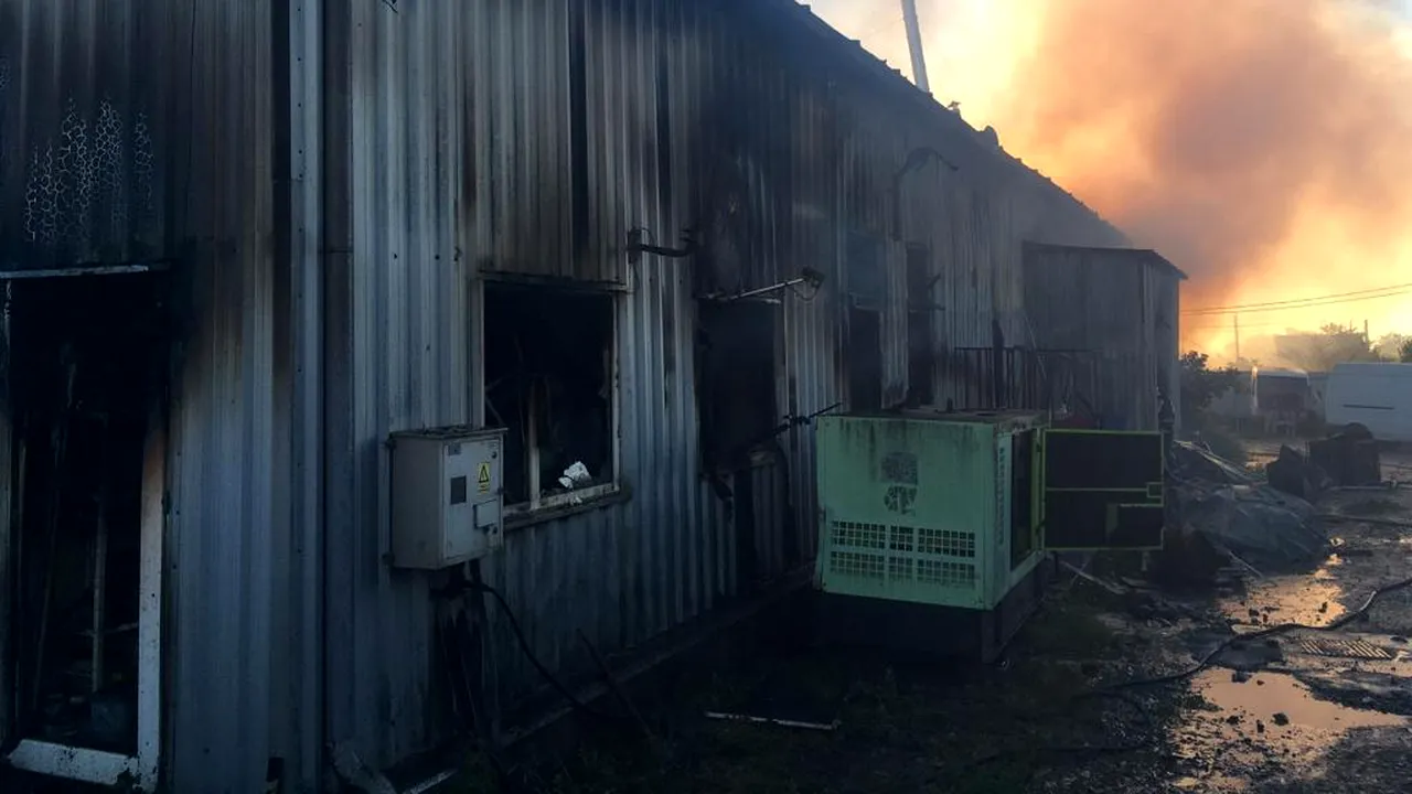 Incendiu VIOLENT la o brutărie din Constanţa: Pompierii au intervenit cu patru autospeciale