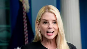 Trump a discutat despre demiterea procurorului general Pam Bondi