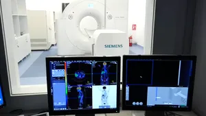 Metodă modernă de diagnosticare a cancerului, în 2 ore, fără spitalizare. Medic: Rezultate sunt complete, complexe