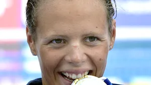 Laure Manaudou şi-a anunţat retragerea din nataţie
