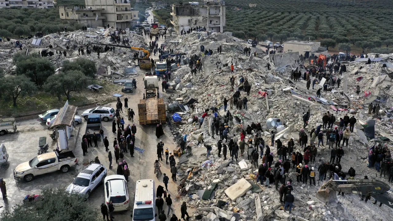 UE mobilizează asistenţă de urgenţă suplimentară pentru Siria şi Turcia