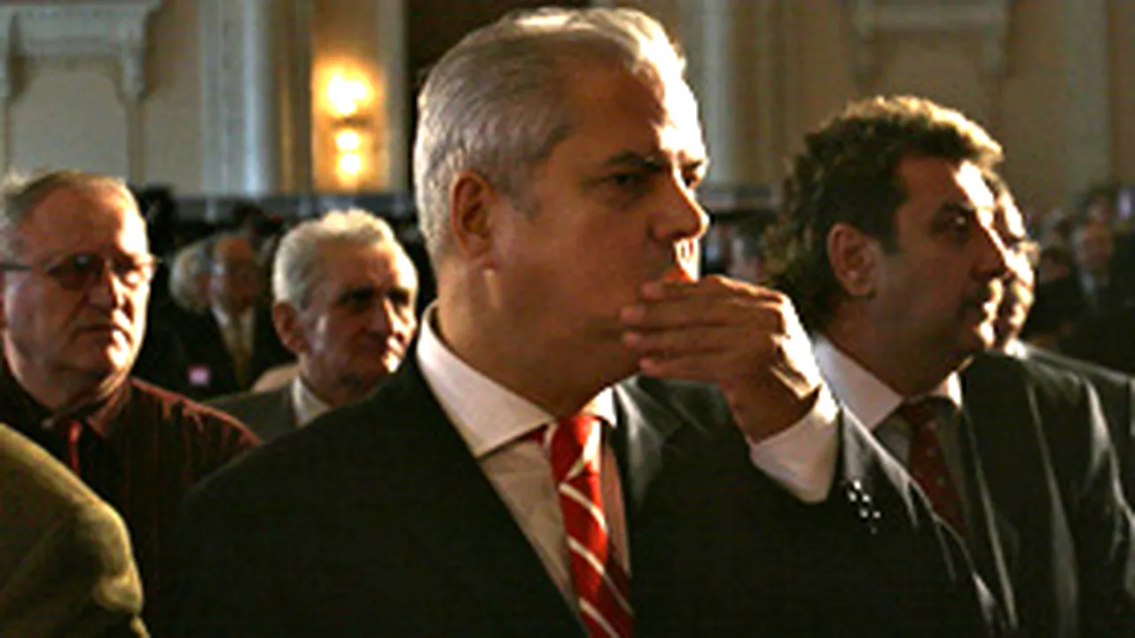 Năstase îşi promovează candidatura printre delegaţii la CN