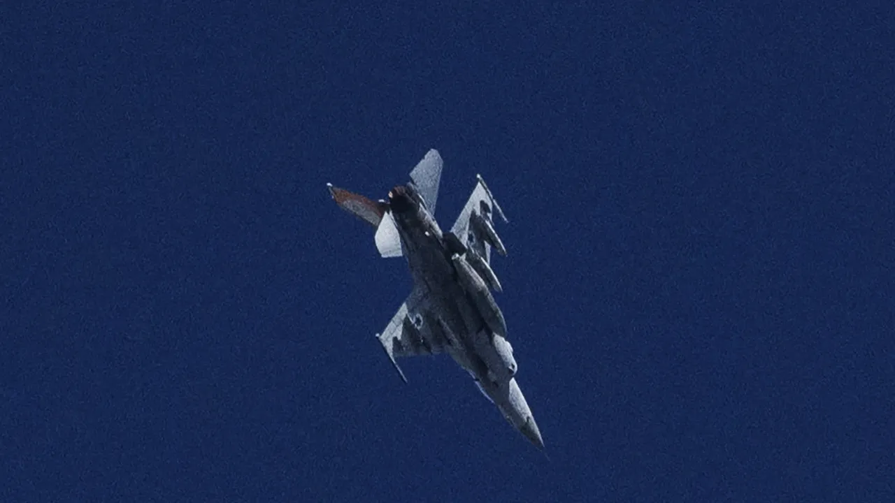 Armata israeliană ripostează după atacul masiv din Liban. Avioane de luptă au atacat ţinte din Liban