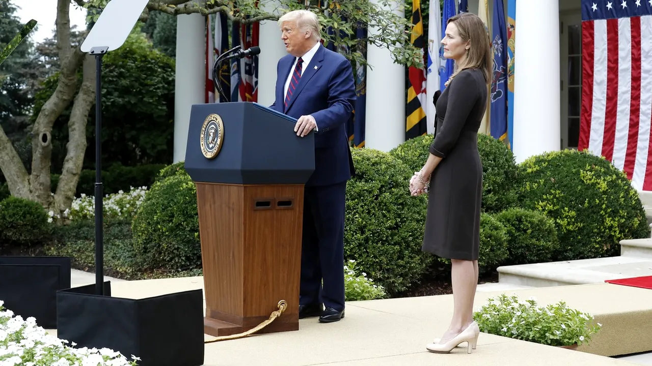 Trump a nominalizat-o pe Amy Coney Barrett pentru a ocupa locul vacant de la Curtea Supremă a SUA