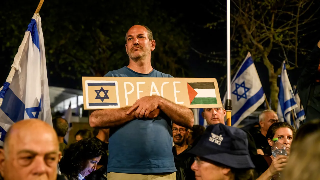 Familiile ostaticilor din Gaza îi îndeamnă pe Trump şi Biden să lucreze împreună la un acord