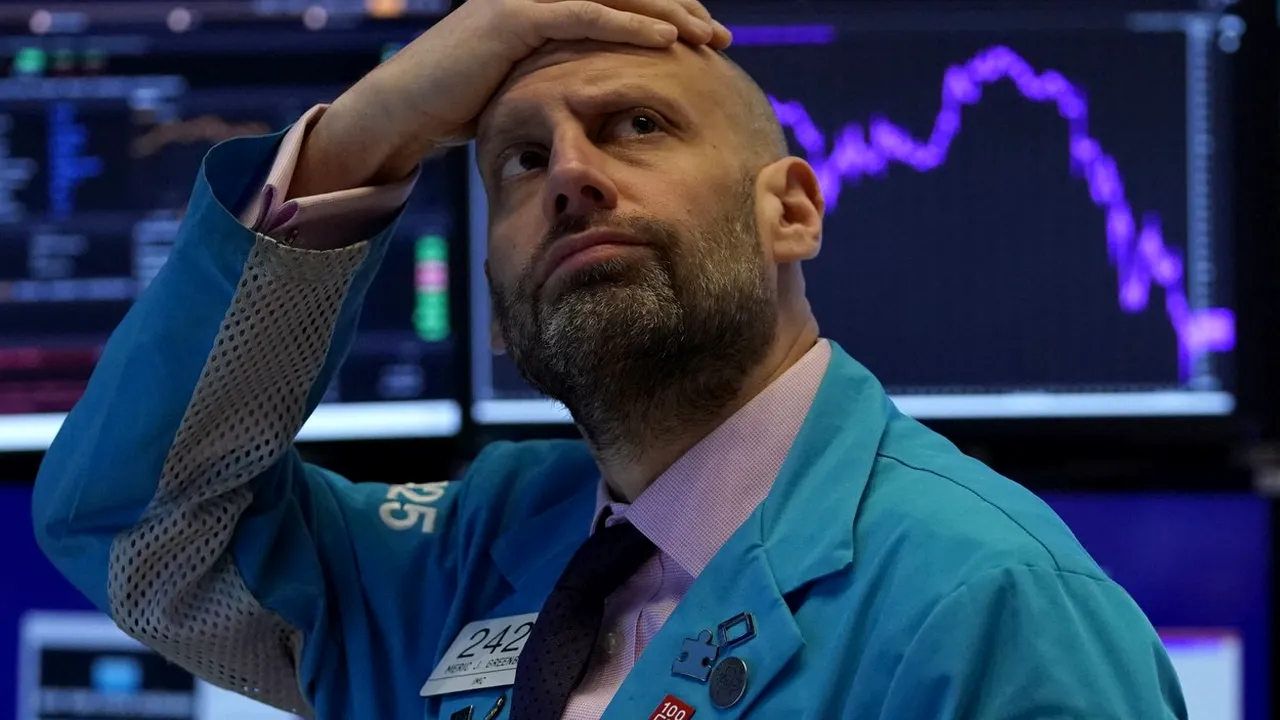 Previziuni economice sumbre. Gigantul bancar Morgan Stanley apreciază că pieţele bursiere vor continua să scadă