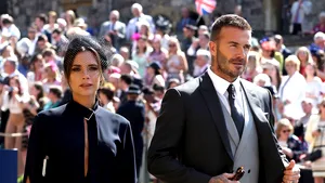 Distracţie la St. Tropez: Victoria Beckham face karaoke, iar David dansează breakdance VIDEO