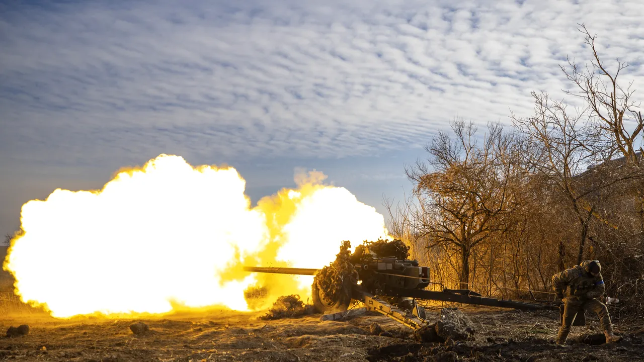 Războiul din Ucraina, ziua 859. Rusia revendică cucerirea a două sate în regiunea Doneţk / Şeful Statului Major din Belarus ameninţă cu arme nucleare tactice / Rusia încearcă noi modalităţi de a ataca Kievul