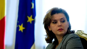 FOCUS: Plăcintă cu mere, producţie proprie, de la Roberta Anastase pentru vizitatorii Parlamentului