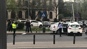 Soţia consilierului prezidenţial Leonard Orban, la spital după un accident rutier în Piaţa Victoriei | FOTO