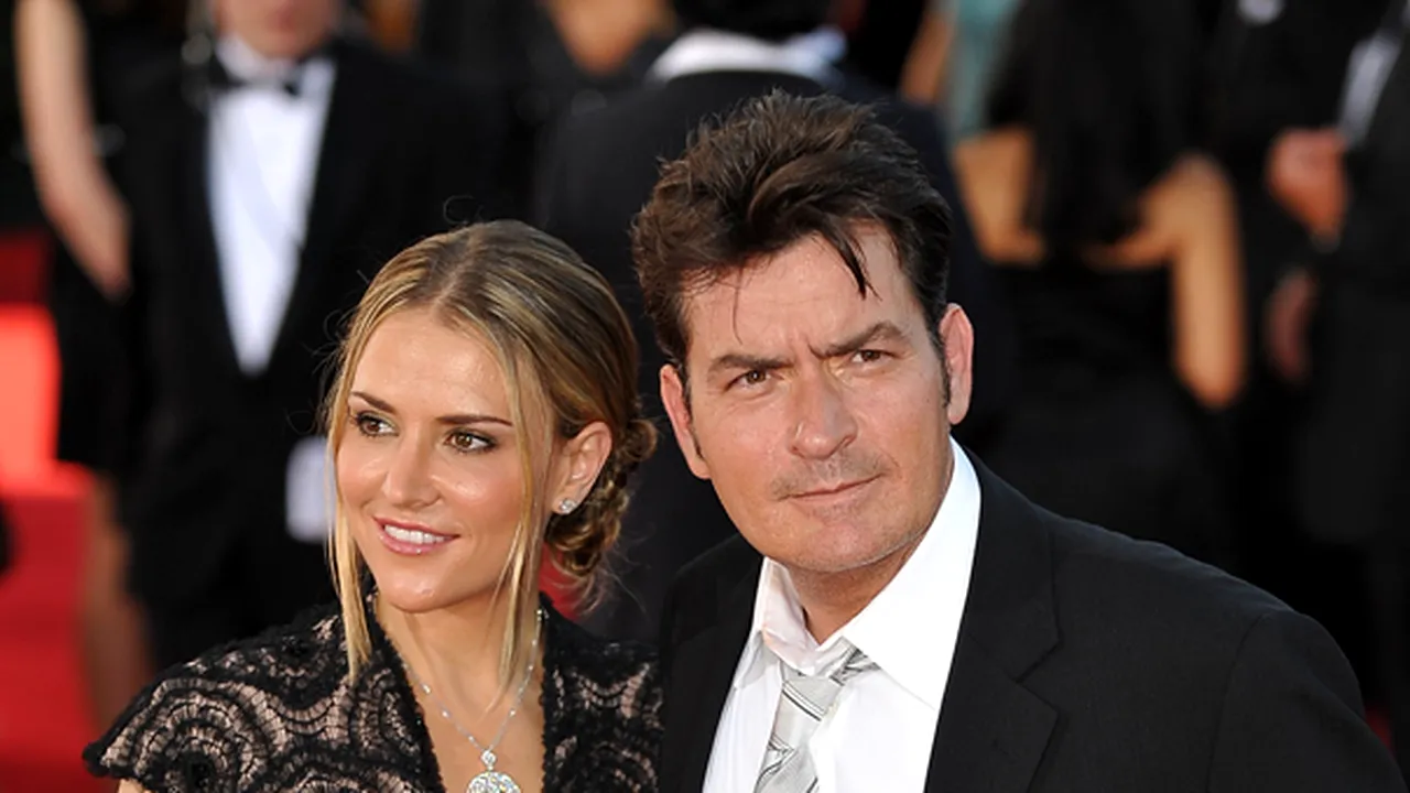 Charlie Sheen şi Brooke Mueller s-au despărţit