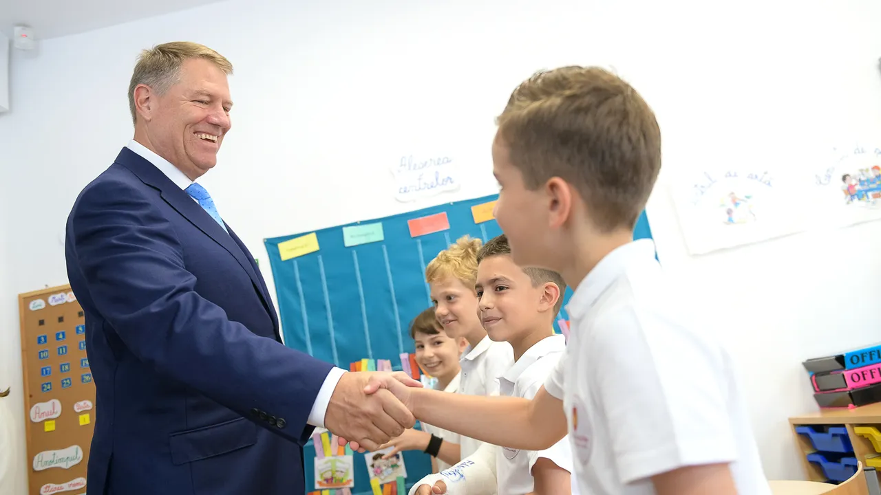 Ion Cristoiu: Klaus Iohannis este un tip de o aroganţă absolută. Răţoirea la profesori este o triplă greşeală