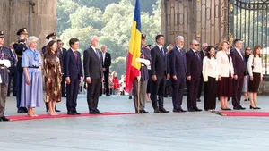 Președintele Nicușor Dan și Mirabela Grădinaru au ajuns la Praga. Întâmpinați cu fanfară de președintele Cehiei