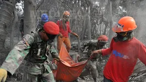Erupţia vulcanului Merapi a făcut 240 de victime până în prezent - GALERIE FOTO