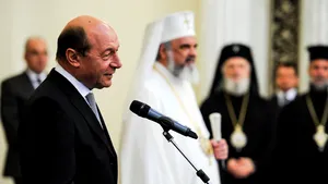 Băsescu, după ce a decorat mai mulţi prelaţi: BOR rămâne singura instituţie care în afara frontierelor îi poate ţine pe români laolaltă