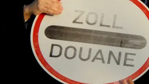 CE: Italia şi Polonia nu aplică legea liberei circulaţii a persoanelor pentru bulgari şi români