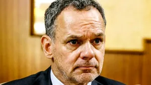 Ministrul de Externe al Olandei a demisionat în noaptea de vineri spre sâmbătă, aruncând în aer coaliția de guvernare