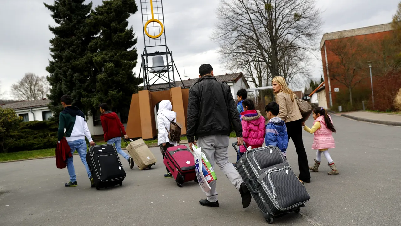 Migranţii, luaţi la ochi de Sunak: Dacă veniţi ilegal în Marea Britanie, nu veţi putea rămâne aici