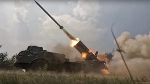 Războiul din Ucraina, ziua 142. Tot mai multe ţări îşi unesc eforturile pentru a demasca crimele de război comise de Rusia în Ucraina / Americanii, sfătuiţi să părăsească Ucraina de urgenţă / Experţii OSCE consideră că a fost încălcată Convenţia de la Geneva / Ruşii au atacat principalele universităţi din Mikolaiv