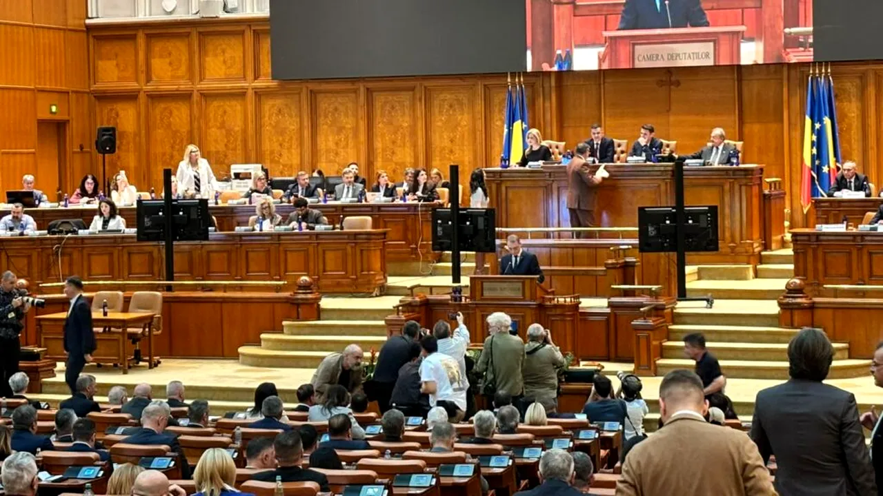 Guvernul Niculescu, la vot în Parlament. Premierul desemnat: „Suntem, poate, la sfârșitul unui ciclu istoric și la începutul altuia”. Principalele promisiuni