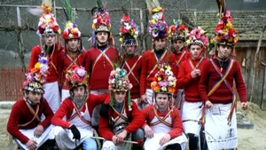 OBICEIURI DE CRĂCIUN: ”Butea feciorilor” - obicei vechi de 400 de ani - păstrat încă în Alba. Multe s-au pierdut - FOTO
