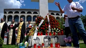 Comemorare cu scandal în Piaţa Universităţii, la 19 ani de la mineriada din iunie 1990
