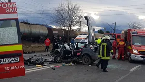 Imagini dramatice în judeţul Braşov. Patru persoane au murit în urma unui accident în care au fost implicate patru maşini