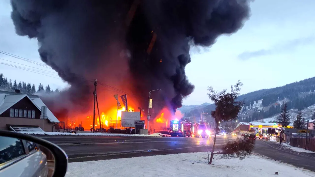 Incendiu la un depozit de cauciucuri din Suceava. A fost emis mesaj Ro-Alert
