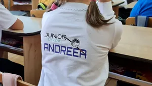 Elevii din învăţământul primar din 3 şcoli au învăţat elemente de robotică şi programare