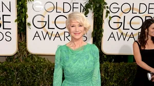 Helen Mirren a pozat alături de trei statui din ceară ale sale, cu ocazia celei de-a 70-a aniversări