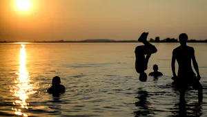 Vremea va continua să se încălzească, iar valul de căldură se va intensifica. Disconfort termic accentuat. PROGNOZA METEO pentru joi şi vineri