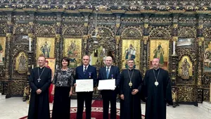 Papa Francisc a decorat doi parlamentari români cu Ordinul „Pius al IX-lea”