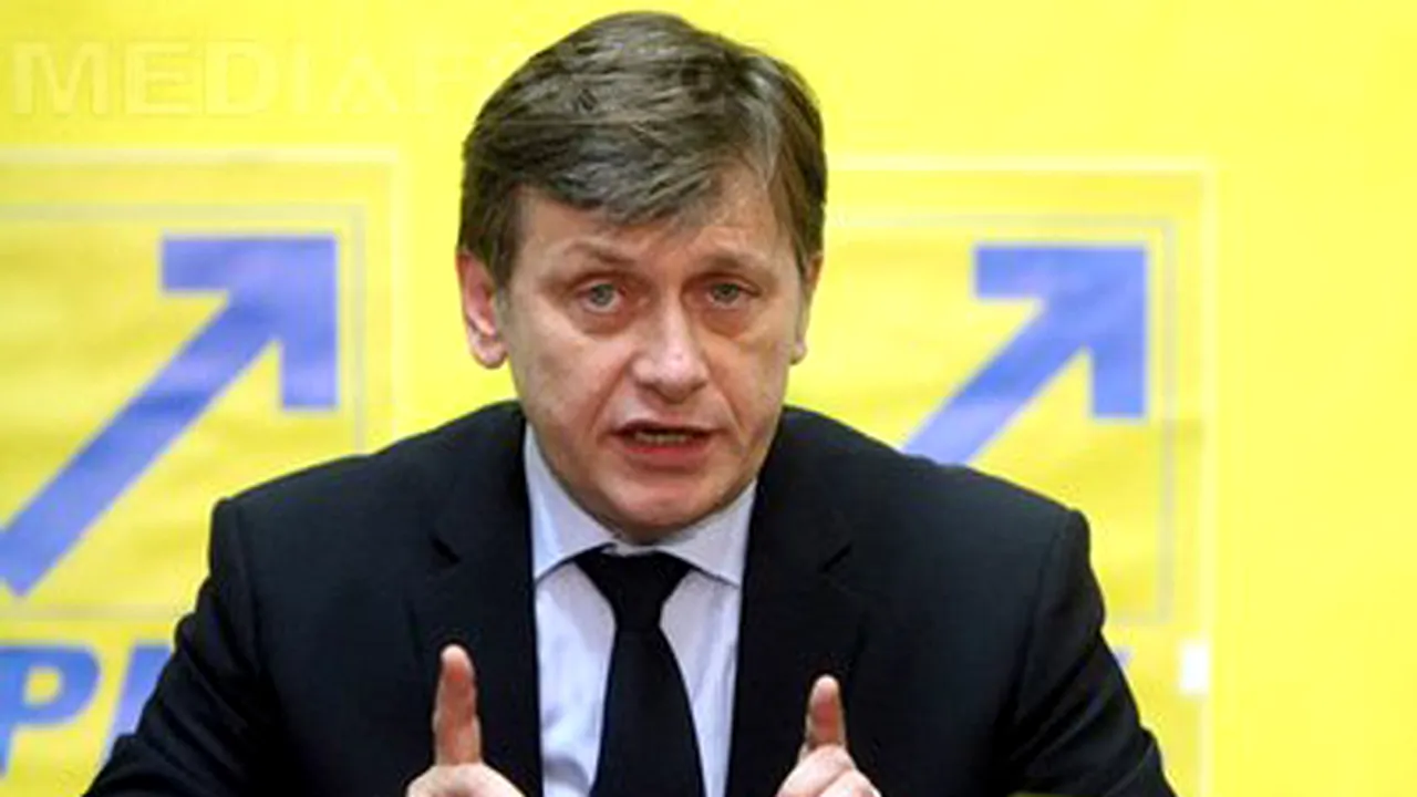 Antonescu: Parlamentarii PDL nu mai au scuză că nu votează moţiunea, pentru că propune taxe majorate