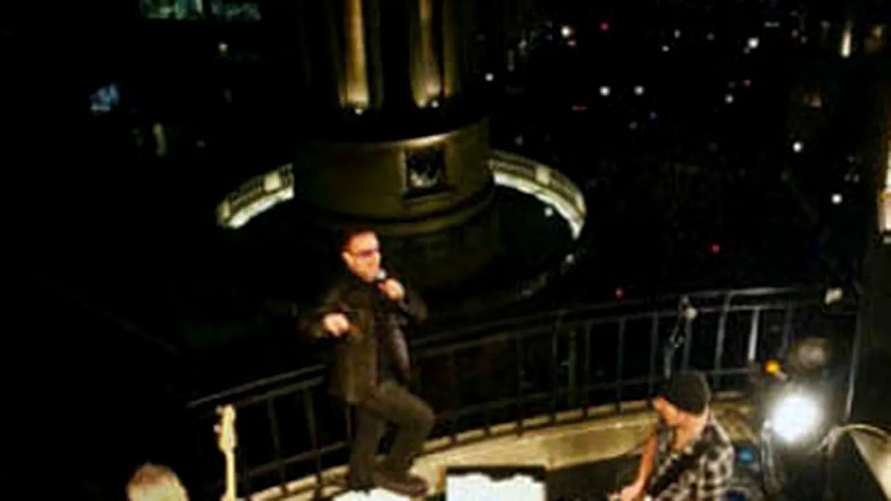 U2 - concert pe acoperişul BBC (Video)