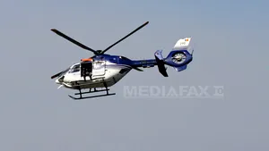 Turistă accidentată în Munţii Retezat, transportată cu elicopterul la un spital din Timişoara - VIDEO