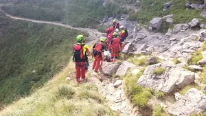 Un turist a murit în Bucegi după ce a căzut 100 de metri din Brana Caraimanului