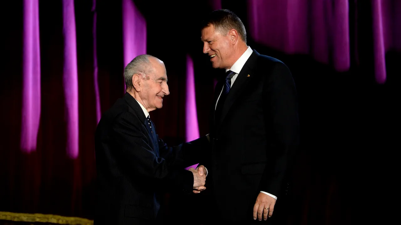 Mircea Ionescu Quintus, decorat de preşedintele Klaus Iohannis, cu o zi înainte să împlinească o sută de ani 