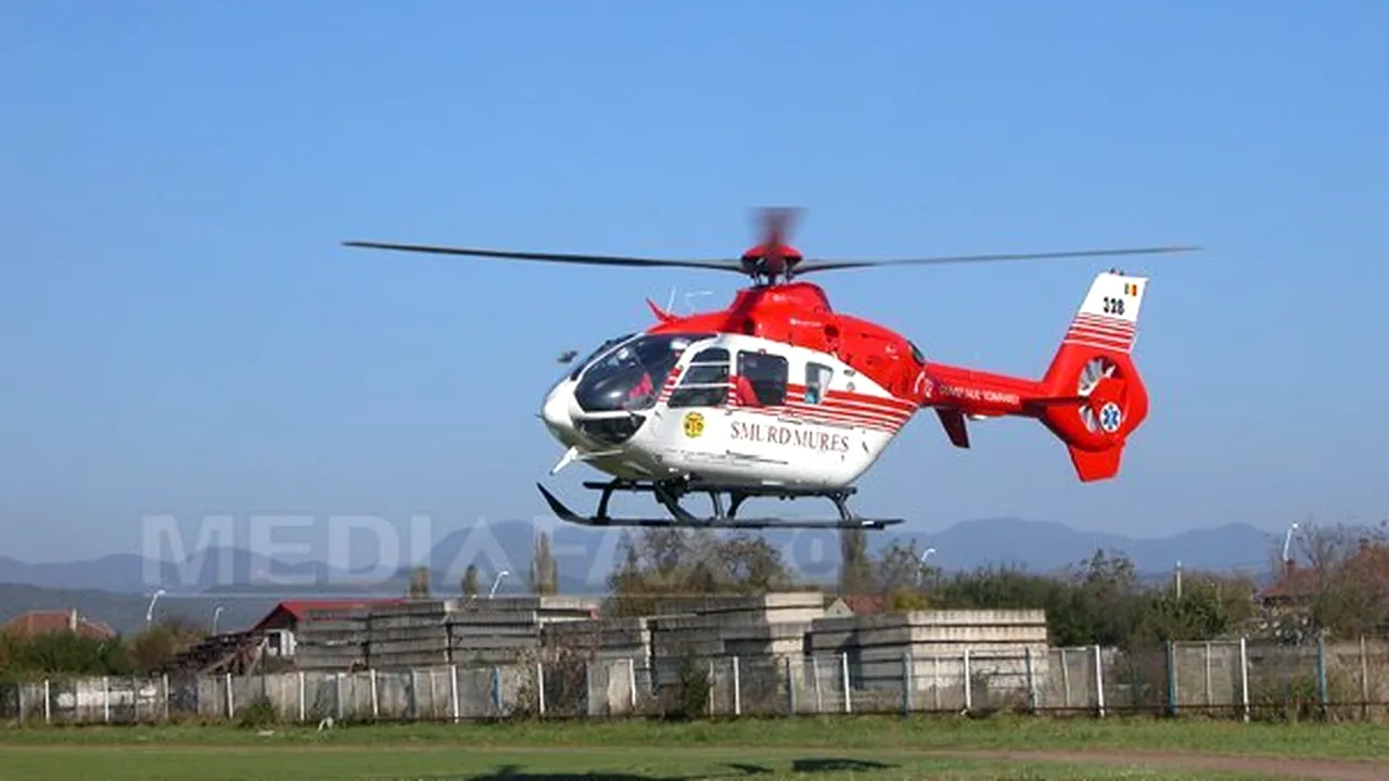 Patru persoane rănite în accidentul de la Tulcea, aduse cu două elicoptere la spitale din Capitală