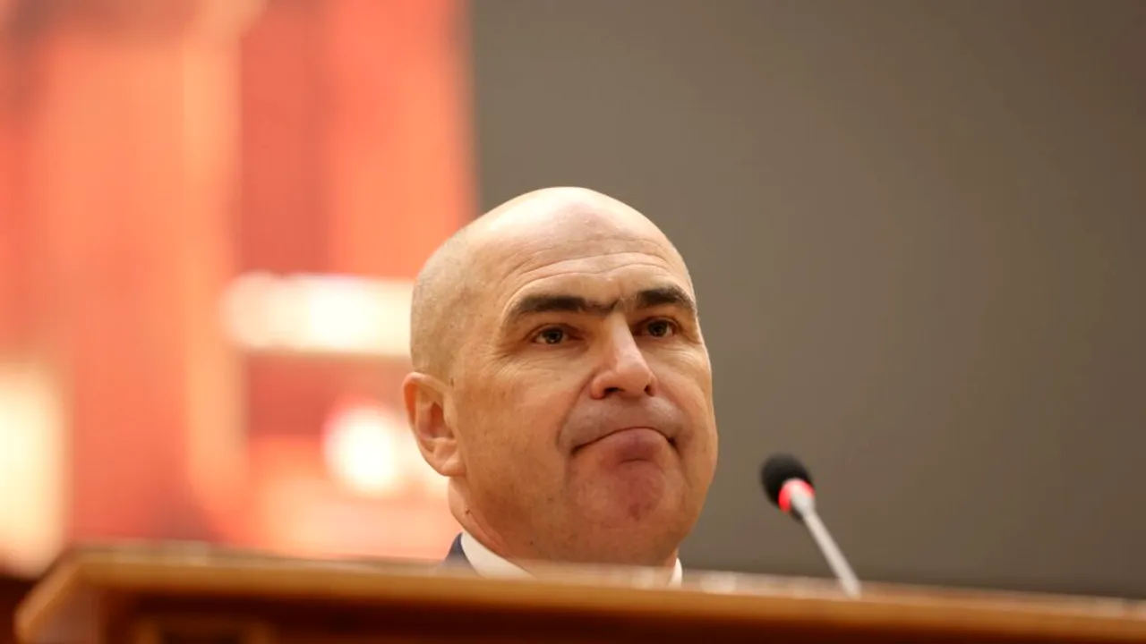 Bolojan, premierul demis cu cele mai multe voturi împotrivă din ultimul deceniu. Ce mai poate face ca interimar