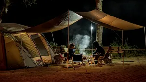Scandal într-un cătun cu 17 case unde au apărut cinci campinguri în mai puțin de un an. Localnicii protestează