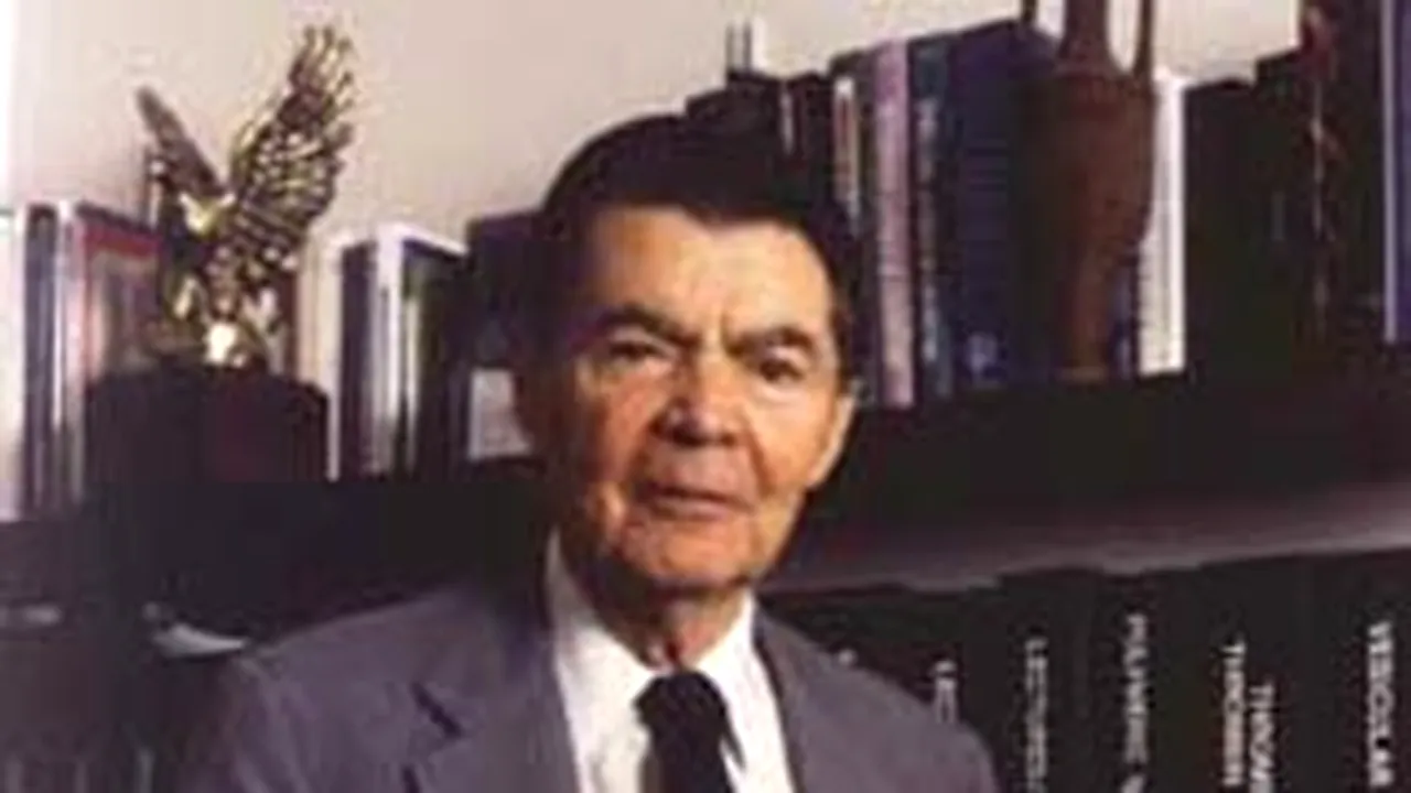 George Emil Palade, decorat de Băsescu cu 