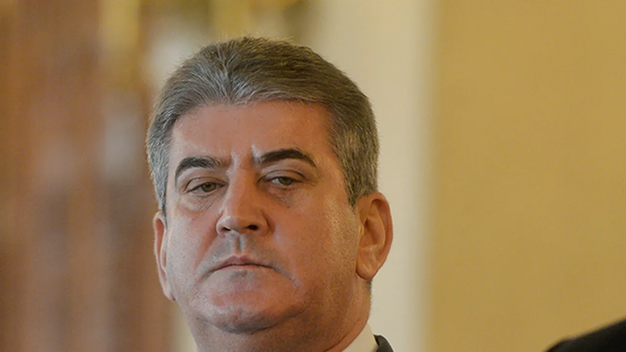 Gabriel Oprea poate fi urmărit penal, au decis senatorii. Fostul şef DIPI: Senatorul a primit mesaje de ameninţare la adresa sa şi a familiei