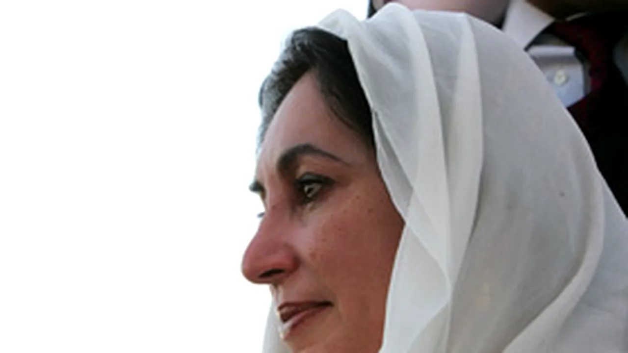 Benazir Bhutto acuză fostul regim militar de comiterea atentatului