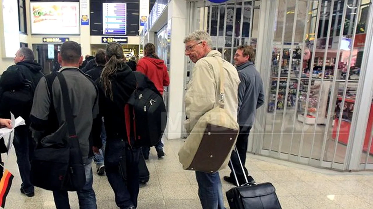 O aeronavă cu peste 40 de români din Libia la bord aterizează la ora 1.30 la Bucureşti