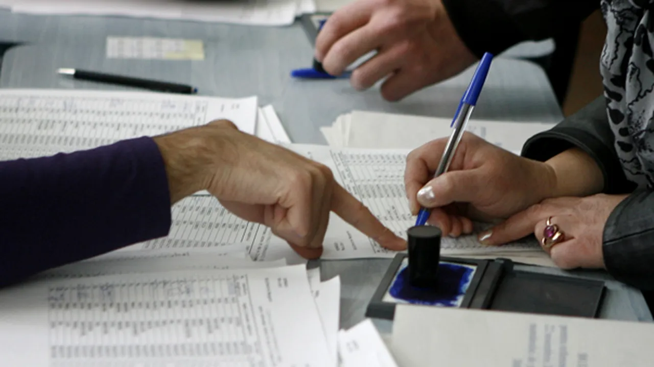 BEC: Prezenţa la vot la ora 19.00 era de 53,51%