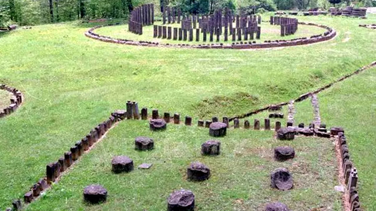 Monede din aur şi argint şi un inel medieval aparţinând patrimoniului naţional, găsite la 2 suspecţi